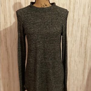 🎀🎀Miss Chevious• Cold Shoulder Sweater